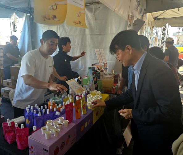 LA한인축제 참가기업 방문 격려